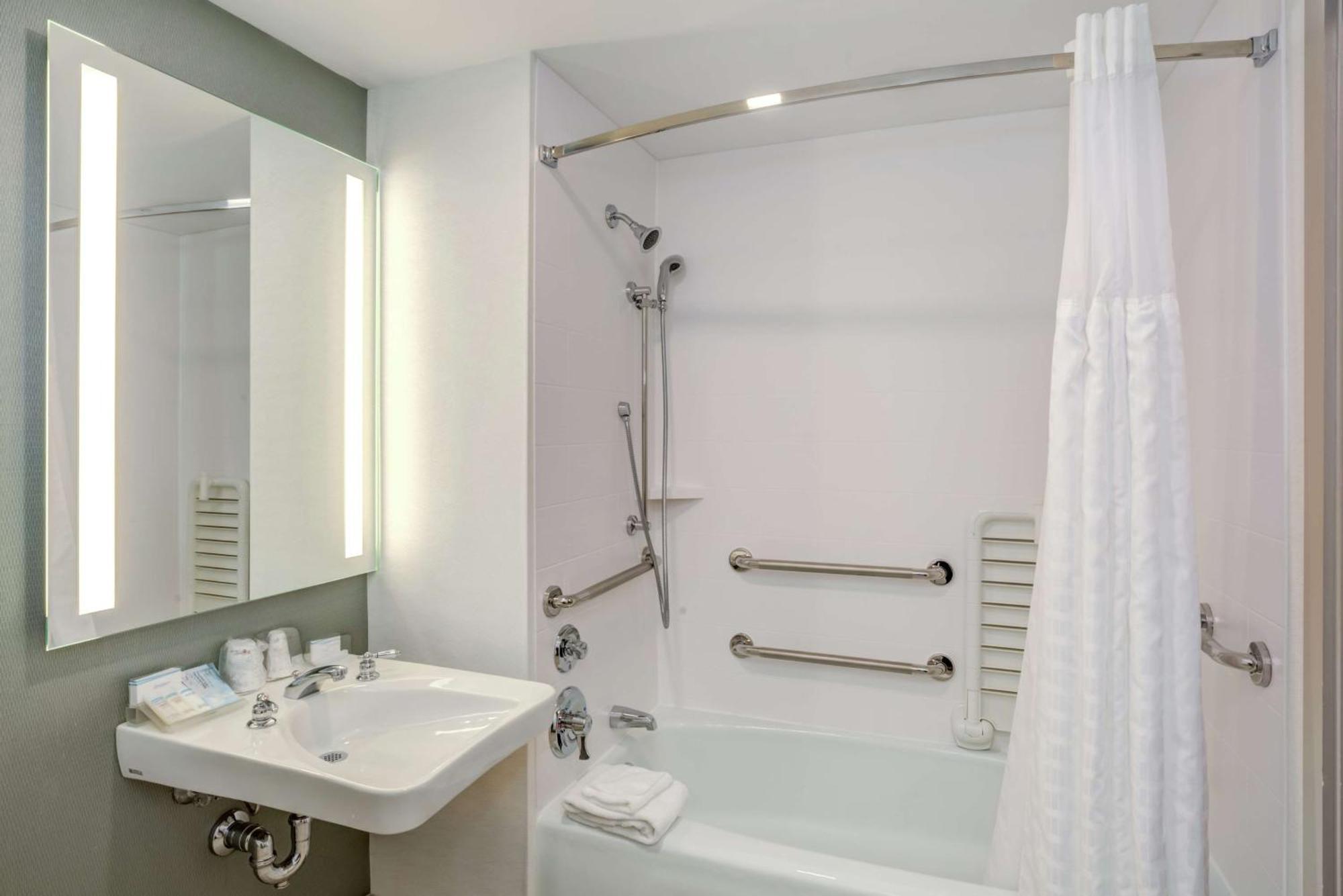 Hilton Garden Inn Boston Γουόλθαμ Εξωτερικό φωτογραφία